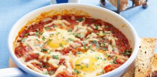 one-pan-mexican-eggs-thegayguidenetwork